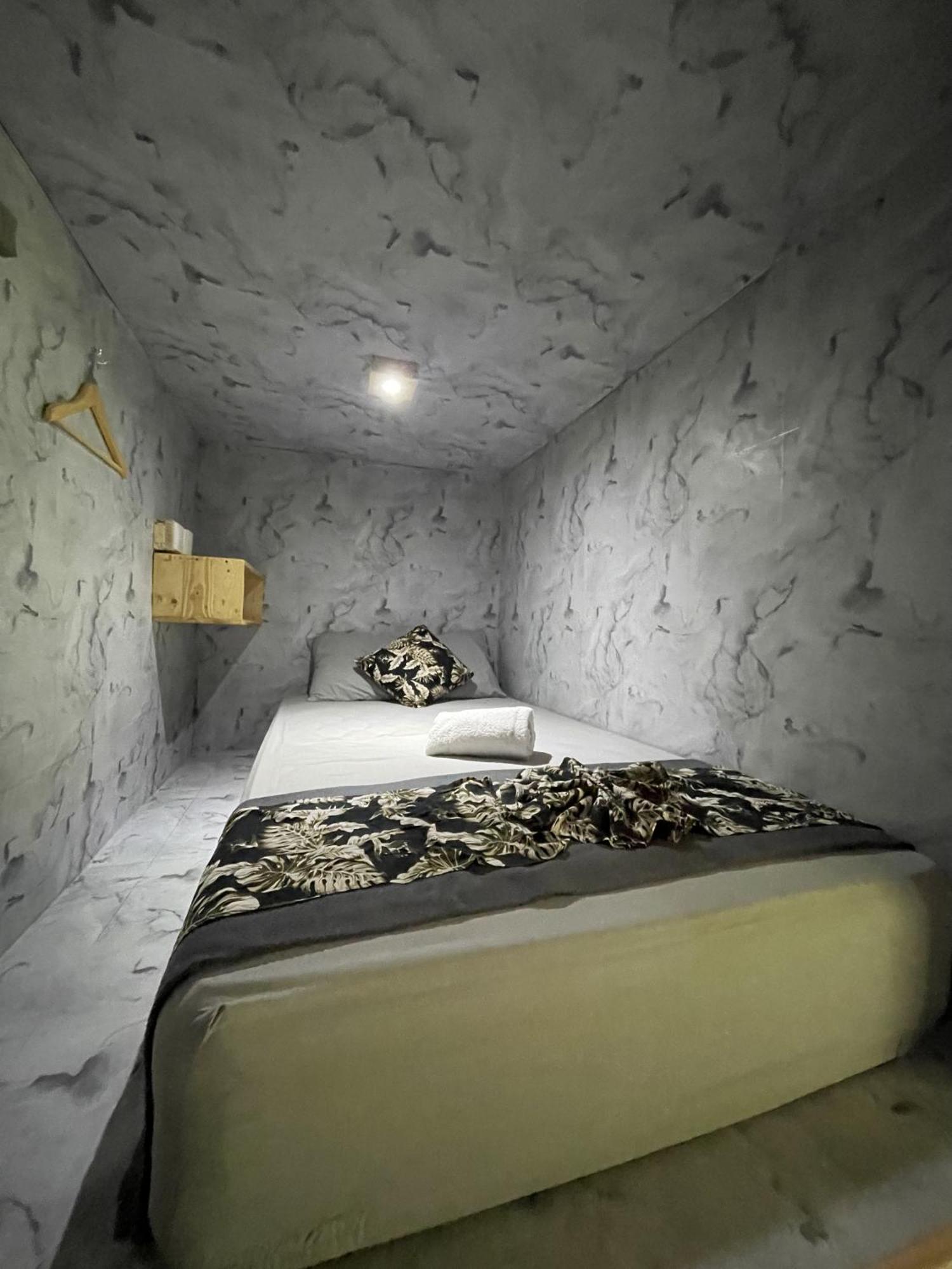 Pedidi Penida Hostel Batununggul Dış mekan fotoğraf