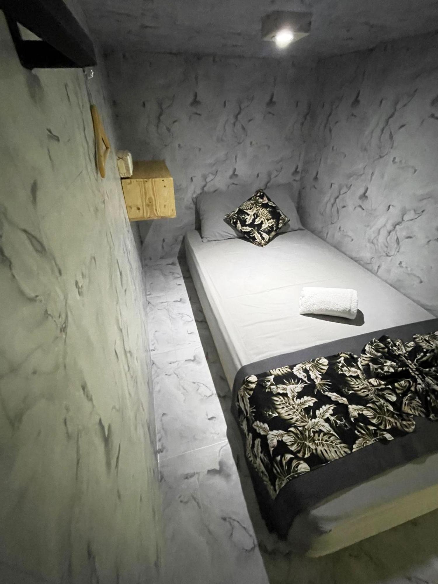 Pedidi Penida Hostel Batununggul Dış mekan fotoğraf