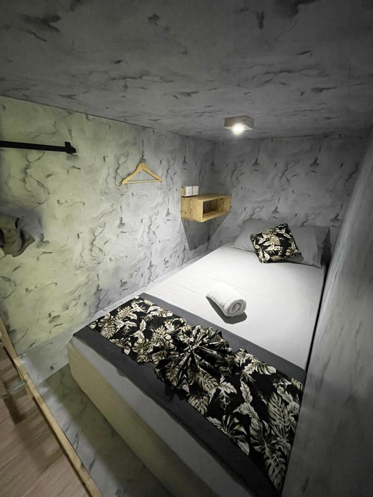 Pedidi Penida Hostel Batununggul Dış mekan fotoğraf